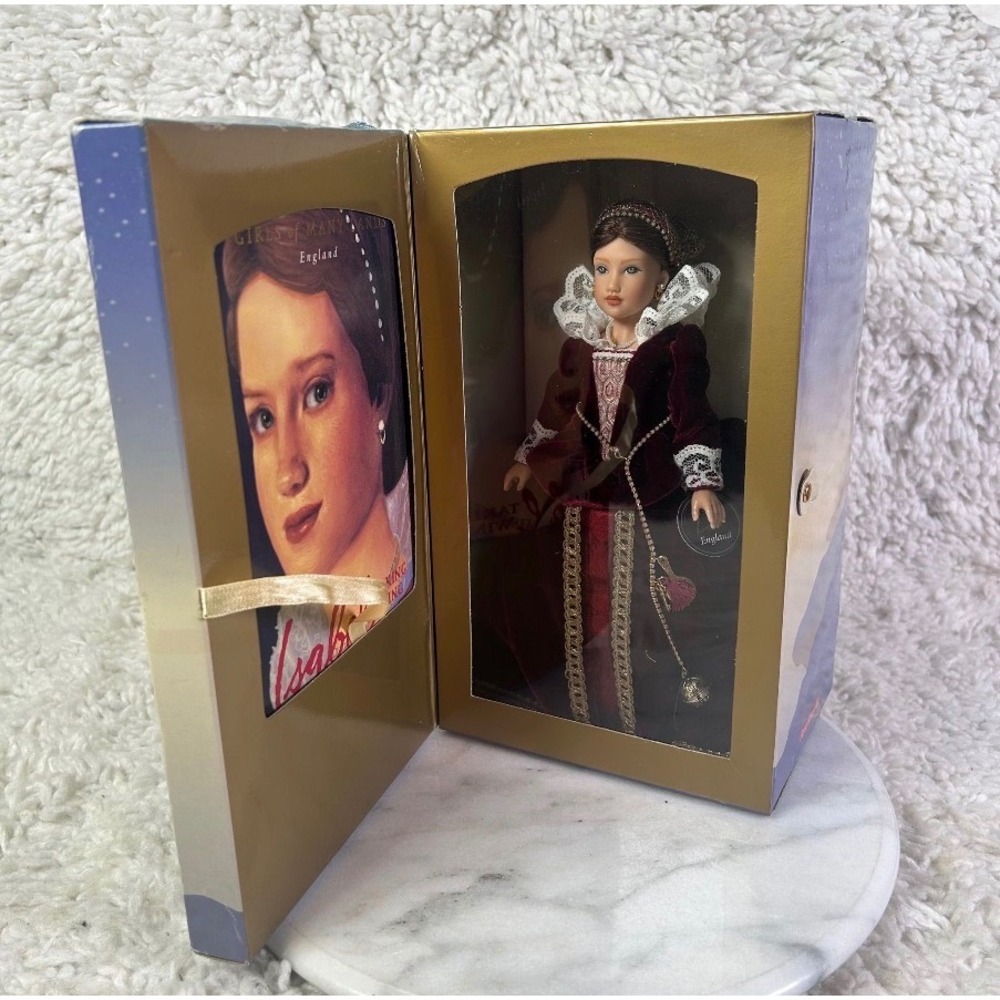 American Girl Girls of Many Lands Isabel 1592 England Doll with Book Boxed